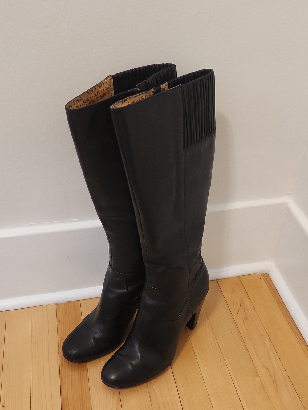 Sofft Black Leather Tall Knee Boots with Block Heel - Size 11M